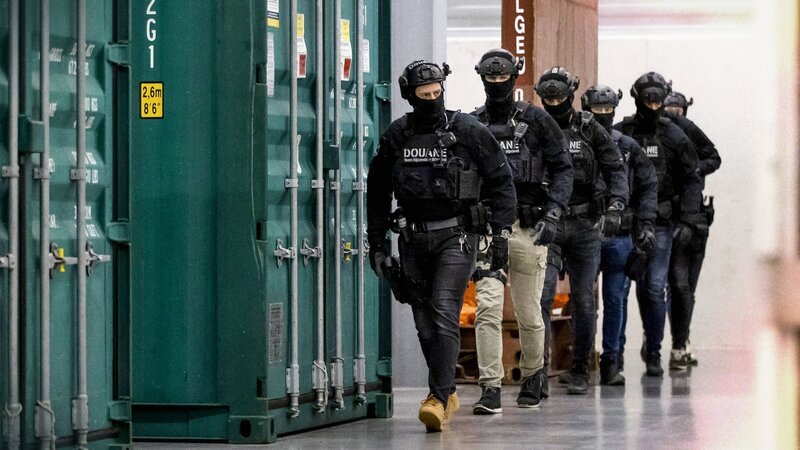 Der Zoll hat der Kokain-Mafia den Kampf angesagt. – Bild: ZDF
