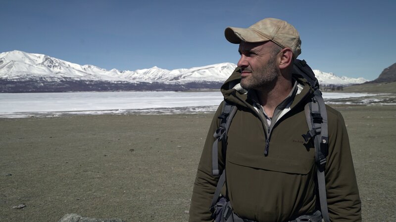 Close-up of Ed Stafford near frozen lake. – Bild: International Networks /​ Discovery Communications