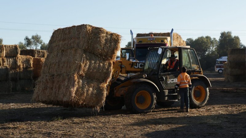 Graham Cockerell preparing for hay run charity convoy – Bild: Warner Bros. Discovery
