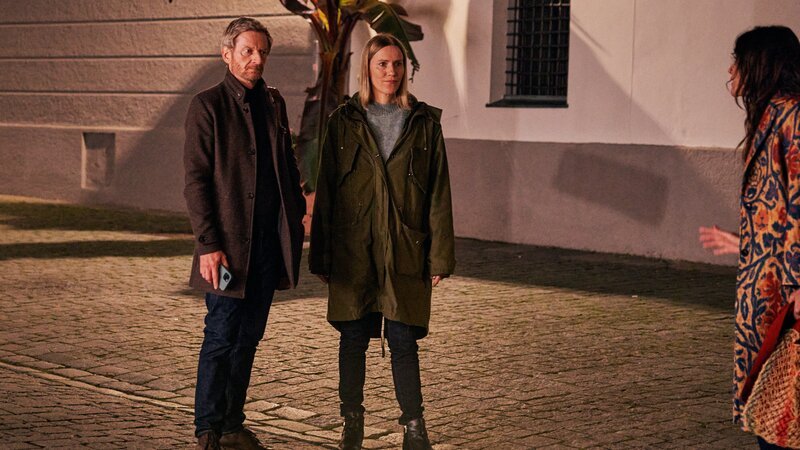 Von links: Stefan Schwab (Michael Kessler), Anna Leitner (Bettina Lamprecht) und Susanne Ludwig (Bettina Zimmermann). – Bild: Paramount Pictures /​ Linda Nohr