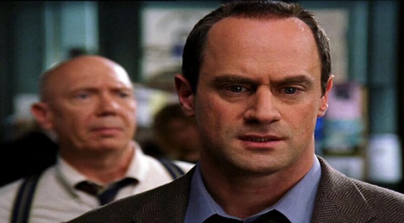 Wer hat mehrere Mädchen an einer Schule vergewaltigt? Captain Donald Cragen (Dann Florek, l.) und Detective Elliot Stabler (Christopher Meloni) sind dem Täter auf der Spur. – Bild: Foto: RTL NITRO /​ NBC Universal