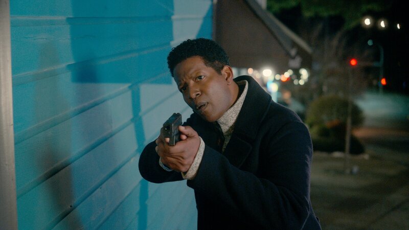 RESIDENT ALIEN -- ìLovebirdî Episode 305 -- Pictured in this screengrab: Corey Reynolds as Sheriff Mike Thompson – Bild: SYFY /​ Universal