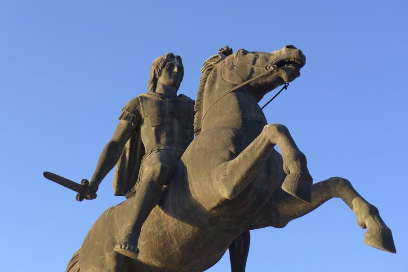 Alexanders Pferd Bukephalos ist Teil seines Mythos. Alexander der Große wird deshalb auf vielen Denkmälern mit diesem Pferd dargestellt. – Bild: Martin Carazo Mendez