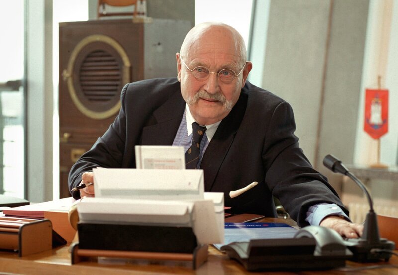 Ferdinand Hansen (Rolf Hoppe) hütet ein Geheimnis. – Bild: BR/​ARD Degeto