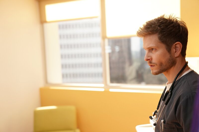 Dr. Conrad Hawkins (Matt Czuchry). – Bild: Twentieth Century Fox Film Corporation.  All rights reserved. /​ Eliza Morse Lizenzbild frei