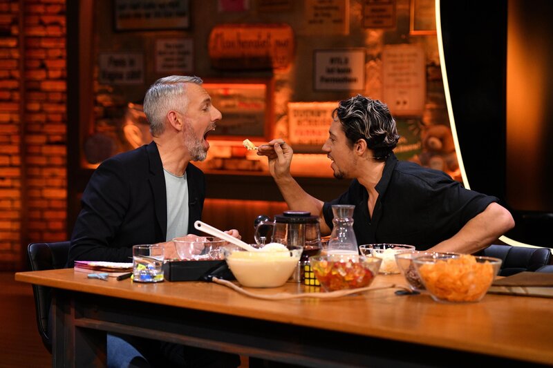 Sebastian Pufpaff (l.); René Casselly (r.) – Bild: Joyn /​ Steffen Z. Wolff