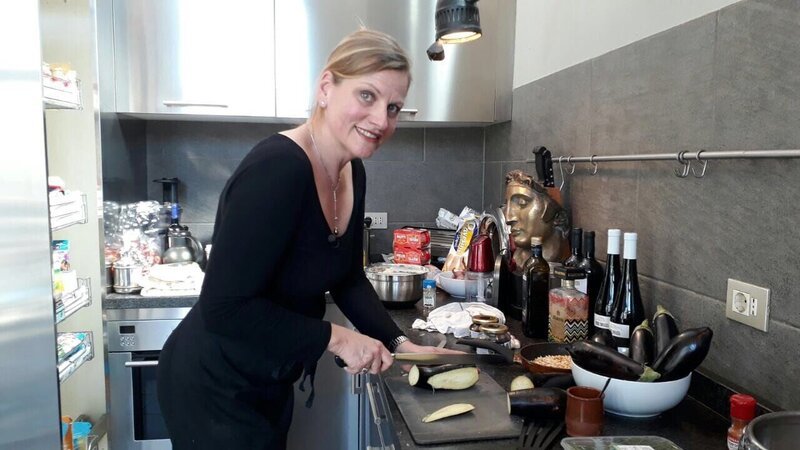 Gastgeberin Petra – Bild: VOX (DE) /​ MG RTL D /​ ITV Studios