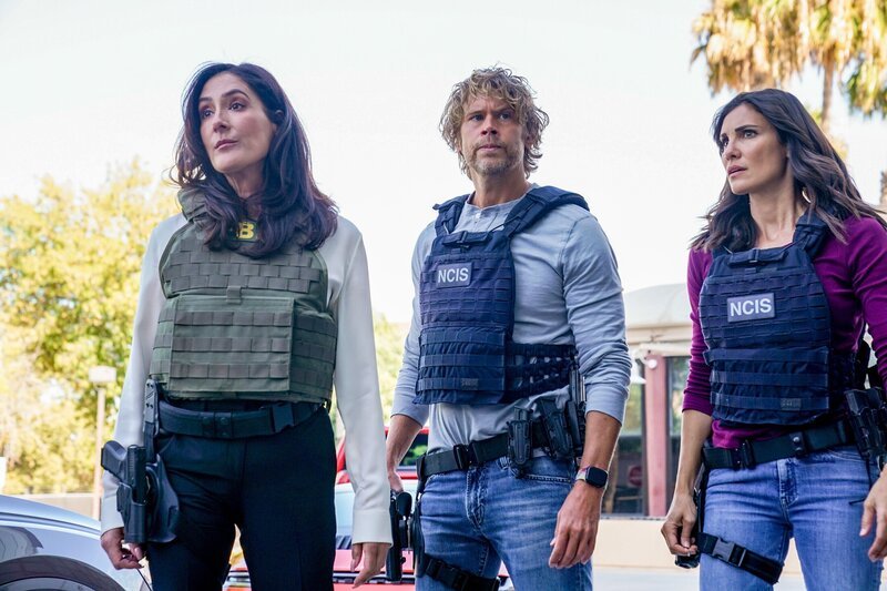 Alicia Coppola (FBI Special Agent Lisa Rand), Eric Christian Olsen (Investigator Martin ‚Marty‘ Deeks), Daniela Ruah (Special Agent Kensi Blye). – Bild: ORF/​Sevenone International/​CBS/​Michael Yarish