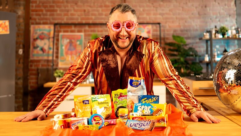 In den 70ern Kult und heute immer noch beliebt: Sebastian Lege baut Klassiker aus dem Disco-Jahrzehnt nach. – Bild: ZDF