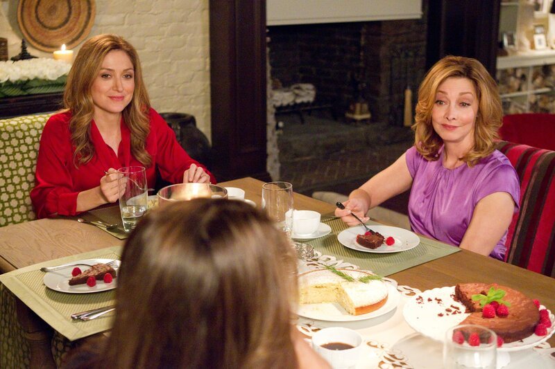 L-R: Maura Isles (Sasha Alexander) und Dr. Hope Martin (Sharon Lawrence) – Bild: OPTN