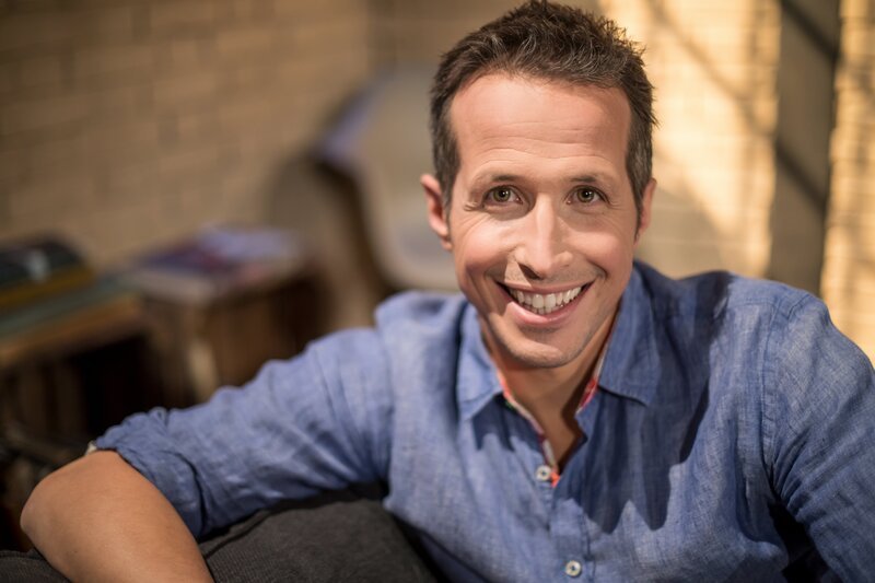 Moderator Willi Weitzel. – Bild: BR/​Markus Konvalin