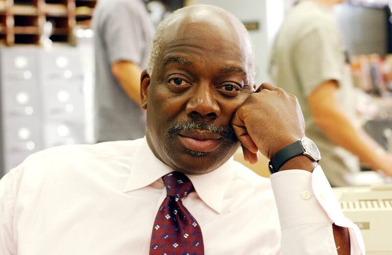 Die Ermittlungen in einem dreifachen Mord müssen neu aufgerollt werden. Det. Will Jeffries (Thom Barry) wird hierbei ein wichtiger Zeuge: Er wuchs in dem Ghetto auf, in dem die Morde passierten … – Bild: Warner Bros. Television