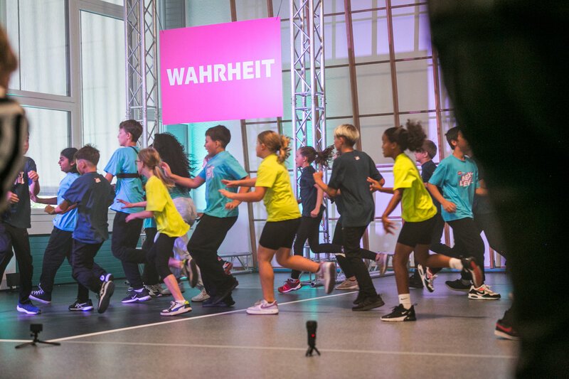 SRF Kids – Next Level Staffel 3 Folge 4 /​ Challenge «Lügendetektor» – Bild: SRF