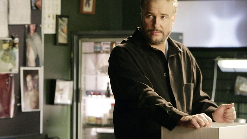 Grissom (William Petersen) packt seine Sachen zusammen. Wird er das Team wirklich verlassen? – Bild: MG RTL D /​ CBS