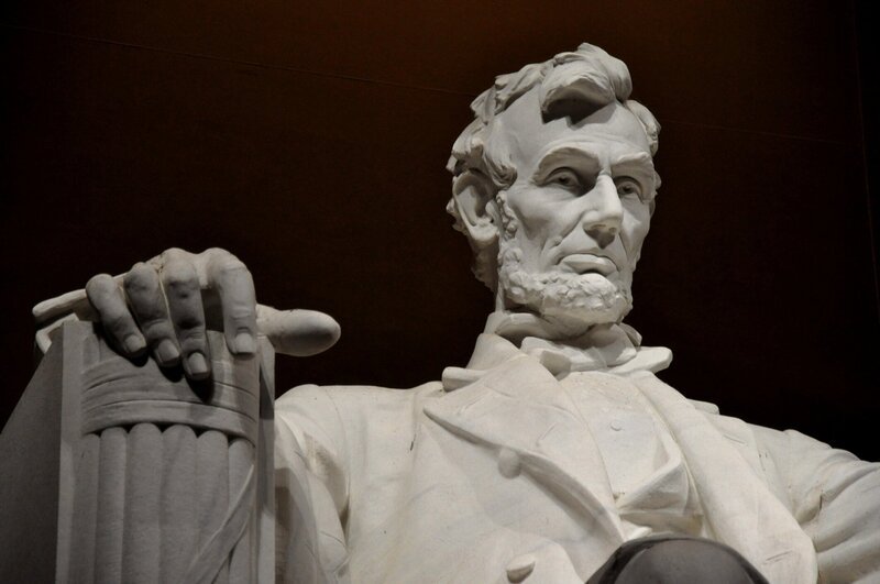 Statue of Abraham Lincoln. – Bild: WIN-Initiative / Getty Images / Stone RF Statue of Abraham Lincoln. – Bild: WIN-Initiative / Getty Images / Stone RF