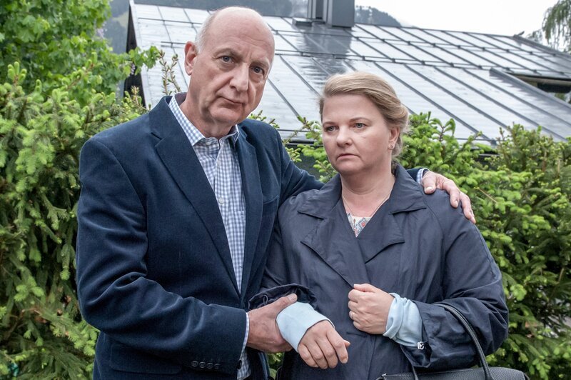 Michael Schönborn (Armin Kuschner), Ulrike Beimpold (Vera Kuschner). – Bild: ORF 1