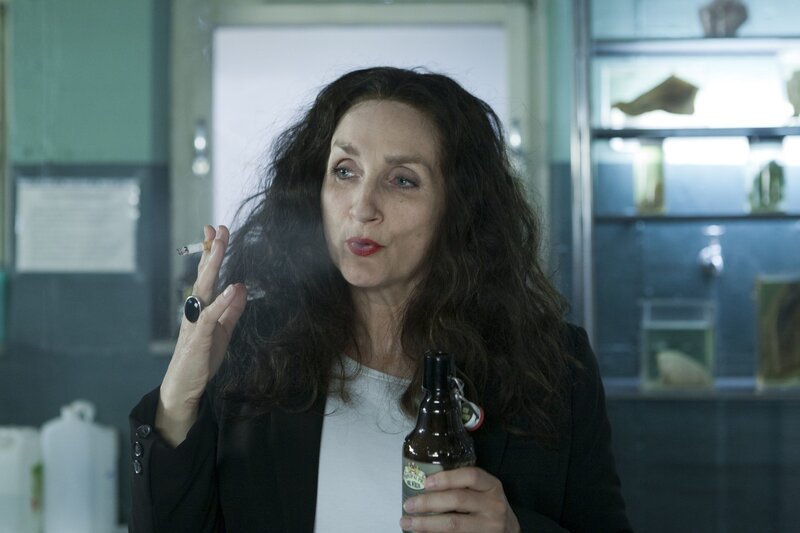 Staatsanwältin Wilhelmine Klemm (Petra Nadolny) bei der Arbeit ... – Bild: ProSieben / Kai Schulz Staatsanwältin Wilhelmine Klemm (Petra Nadolny) bei der Arbeit ... – Bild: ProSieben / Kai Schulz