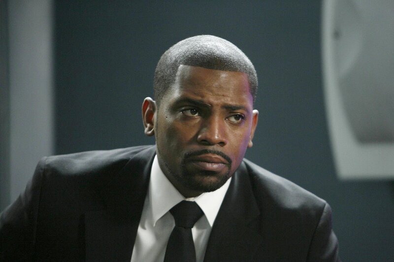 FBI-Agent Ben Reynolds (Mekhi Phifer) zweifelt daran; dass der verdächtige Sexualstraftäter mit den üblichen Methoden überführt werden kann. – Bild: (c) RTL Crime