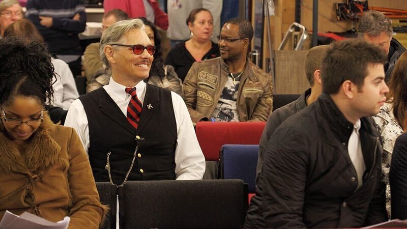 Billy Leroy in the auction room in Baggage Battles – Bild: Warner Bros. Discovery
