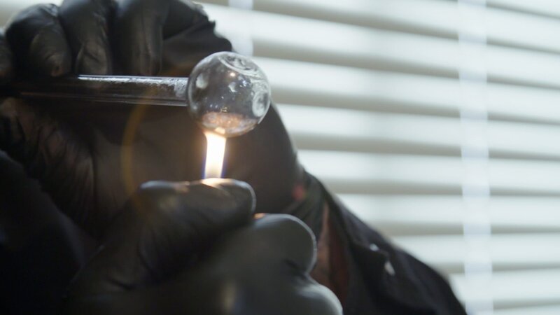 Gewalt und Drogen im Paradies: In Neuseeland steigt der Drogenkonsum rapide an – und mit ihm die Bandenkriminalität. – Bild: ZDF und Vice Media