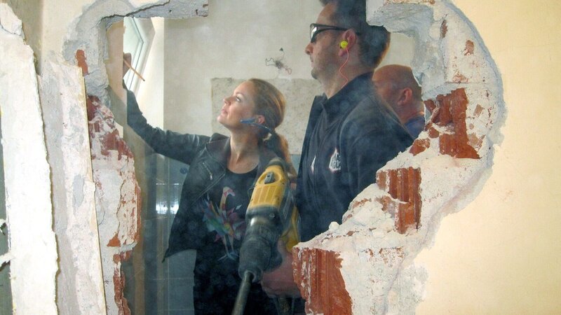 Das Team um Eva Brenner (li.) muß wieder ganze Arbeit leisten. – Bild: RTL II