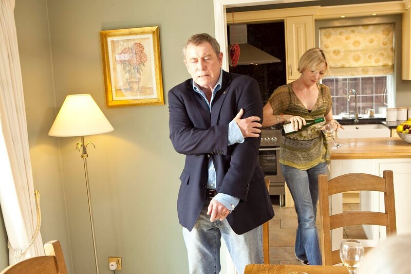 DCI Tom Barnaby (John Nettles) und Cully Barnaby (Laura Howard). – Bild: ZDF und Mark Bourdillon