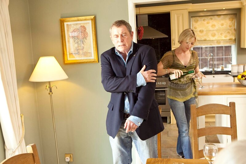 DCI Tom Barnaby (John Nettles) und Cully Barnaby (Laura Howard). – Bild: ZDF und Mark Bourdillon