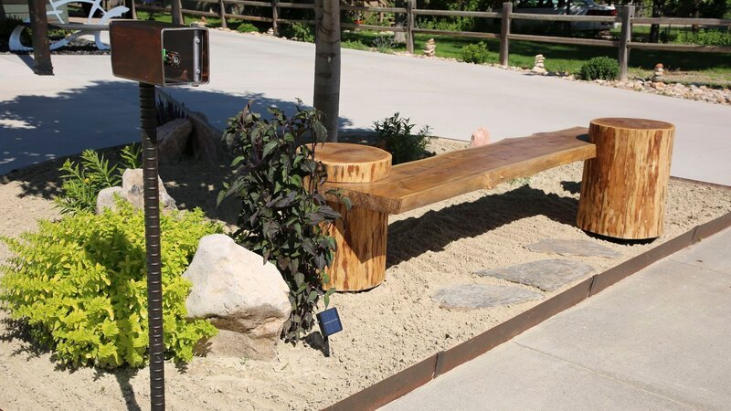 Bench close up. – Bild: Discovery, Inc.