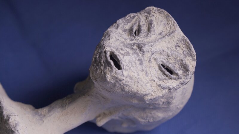 Die sogenannten weißen Nazca-Mumien geben bis heute Rätsel auf. Ihren Namen verdanken sie ihrem Fundort in der Nähe der weltberühmten Nazca-Linien. – Bild: Lizeth Yarlequé /​ ZDF