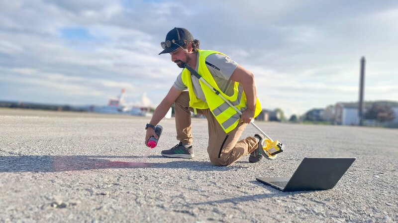 Mit 100 Sachen über die Ostsee – Bild: NDR/​Eddy Zimmermann