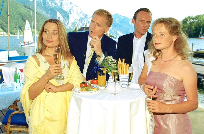 (v.li.): Jenny Jürgens (Ruth Hofstätter), Albert Fortell (Felix Hofstätter), Dirk Martens (Christoph Lambert), Gabi Herz (Anne Lambert). – Bild: ORF/​Günther Pichlkostner