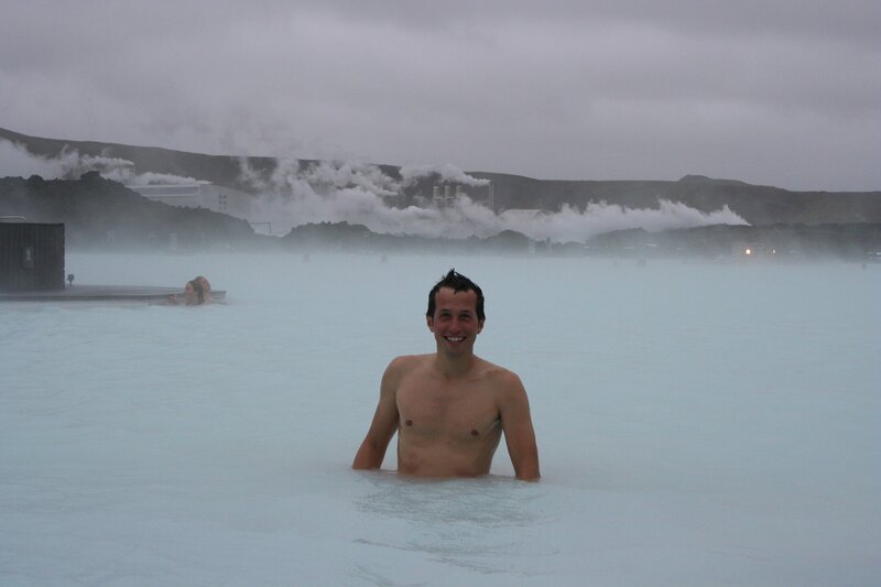 Willi in der Blauen Lagune. – Bild: BR/​megaherz