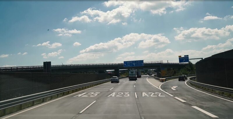 Piet Hackmann, Mike Cohen, Daniel Schewe and Mike Panzer meanwhile make the 31st trucker meeting unsafe in Kaunitz. – Bild: Discovery