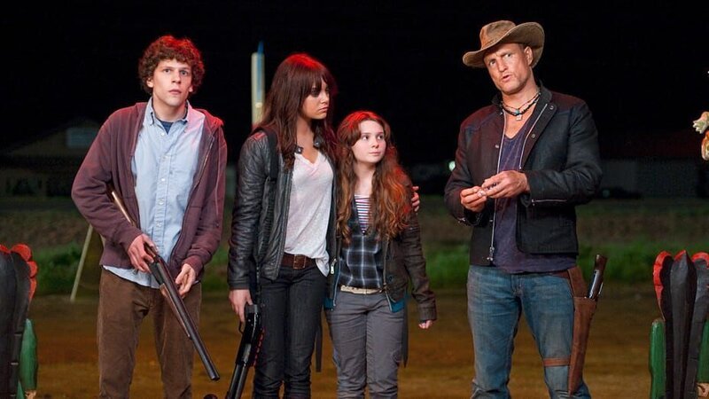 L-R: Columbus (Jesse Eisenberg), Wichita (Emma Stone), Little Rock (Abigail Breslin) und Tallahassee (Woody Harrelson). – Bild: telecom