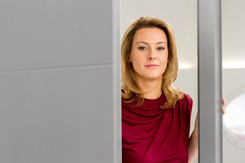 Jeder kennt das: Man verlässt den Raum, um etwas zu erledigen und schon hat man vergessen, was man eigentlich nebenan wollte. Mit diesem bekannten Phänomen haben sich jetzt auch amerikanische Psychologen beschäftigt und die Schuldige gefunden, es ist die Tür. Was es damit auf sich hat und wie man „die Tür des Vergessens“ austricksen kann, verrät Anja Reschke bei „Wissen vor acht – Zukunft“. – Bild: ARD/​Henning Rohm