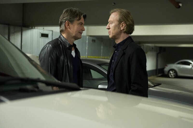 Auch Meisner (Robert Lohr, r.) konfrontiert seinen ehemaligen Komplizen Rüdiger Bremme (Oliver Stritzel, l.) mit seinem skrupellosen Verhalten gegenüber Mick und unterstellt ihm, der Mörder zu sein. Ist der LKA Beamte ein eiskalter Killer? – Bild: SAT.1