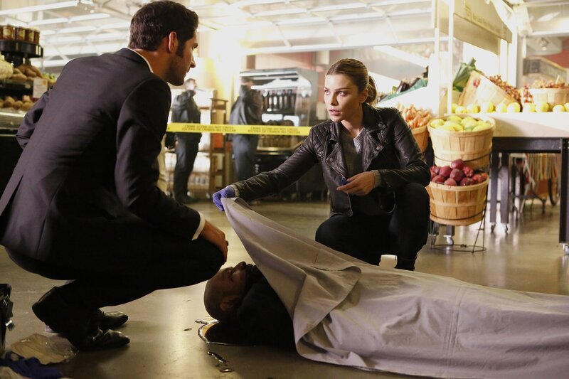L-R: Lucifer Morningstar (Tom Ellis), Chloe Decker (Lauren German) – Bild: WARNER BROS