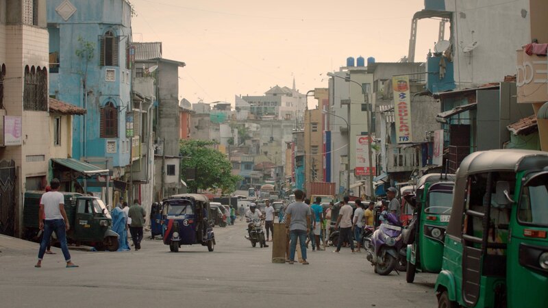 In Colombo, der Hauptstadt von Sri Lanka, finden sich heute noch einige Überreste der Kolonialmächte, die das Land im Laufe der Zeit beherrscht haben. Für die Menschen dort ist klar: Sie wollen die Kanone des Königs von Kandy zurück. – Bild: Hazazah /​ ZDF