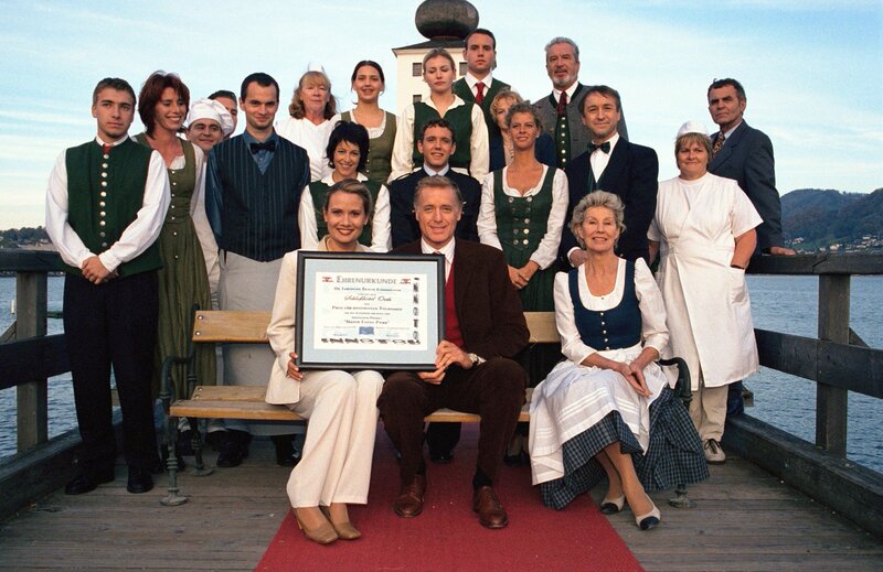 Schlosshotel-Orth Team. – Bild: ORF 2