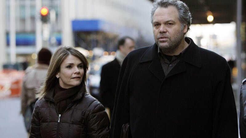 Ein männliches Supermodel wurde tot in seiner Wohnung aufgefunden. Die Detectives Eames (Kathryn Erbe) und Goren (Vincent D’Onofrio) nehmen die Ermittlungen auf. – Bild: RTL