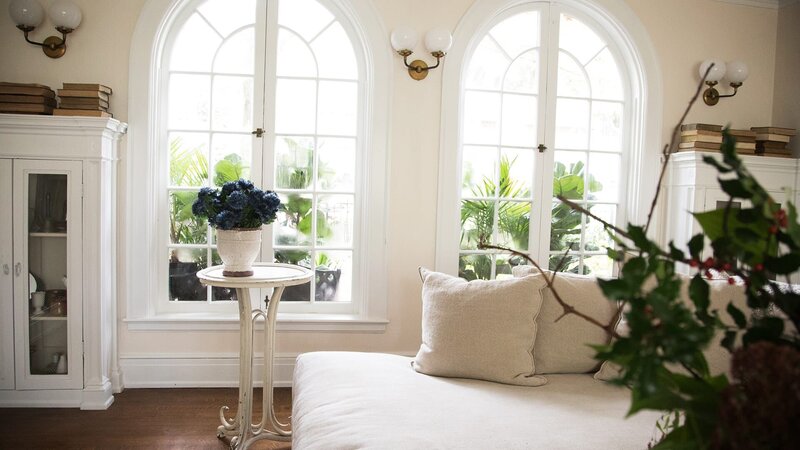 The Ford siblings are supposed to modernize and furnish a house from the 1920s. – Bild: HGTV