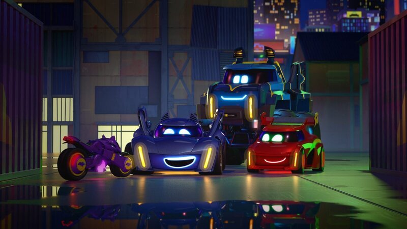 v.li.: Bibi, Bam, Buff, Redbird – Bild: Warner Bros. Entertainment Inc. /​ DC