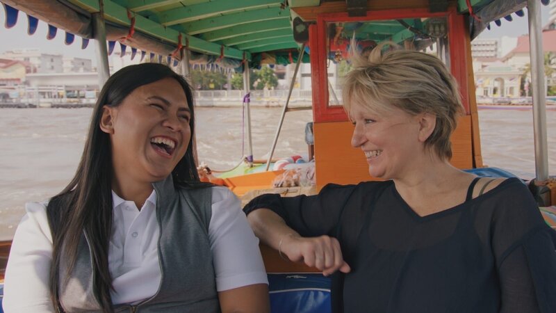 Nirgends sind Transfrauen präsenter als in Thailand. Sasha arbeitet seit 13 Jahren als Stadtführerin in Bangkok. – Bild: ZDF