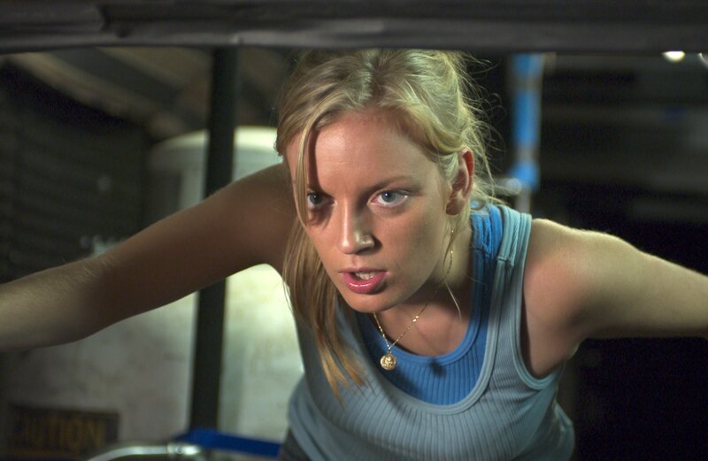 Ana (Sarah Polley) ist auf der Flucht vor den Zombies. – Bild: Nitro
