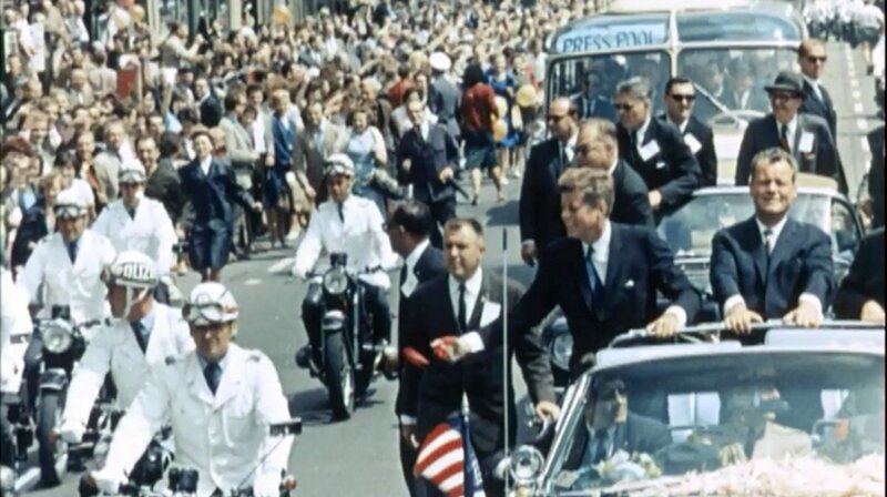 Der US-Präsident John F. Kennedy im Juni 1963 in Berlin. – Bild: ZDF und rbb/​Gigant Berlin