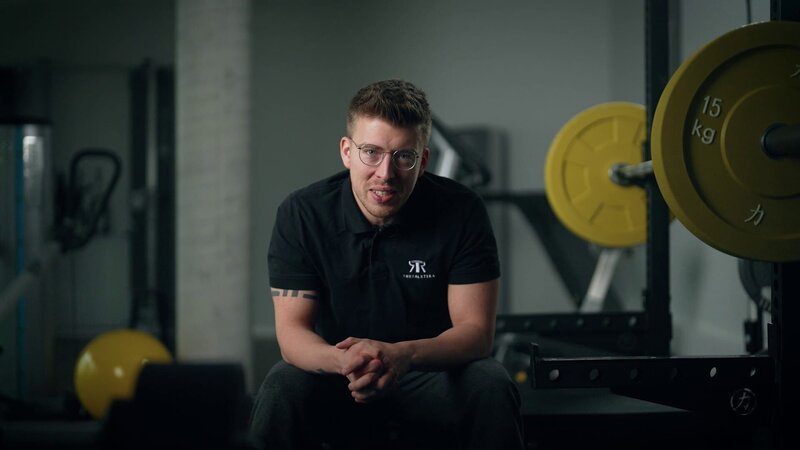 Ruben Khestel, selbständiger Physiotherapeut mit eigener Praxis in Heidelberg. – Bild: BR/​Theodor Kossakowski