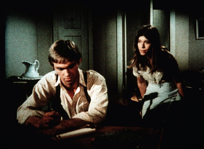 John-Boy (Richard Thomas, l.) ist fest davon überzeugt, noch nie so schönes Mädchen wie Jenny Pendleton (Sian Barbara Allen, r.) gesehen zu haben … – Bild: Sat.1 Gold