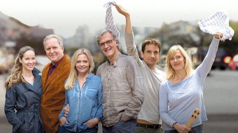 Ann-Kathrin Kramer (Sabine Schröder), Harald Krassnitzer (Bernd Schröder), Susanna Simon (Tanja Winter), Walter Sittler (Matthias Winter), Oliver Mommsen (Daniel Busche), Anna Schudt (Katrin Busche). – Bild: SWR/ARD Degeto/Georges Pauly/DinJank Ann-Kathrin Kramer (Sabine Schröder), Harald Krassnitzer (Bernd Schröder), Susanna Simon (Tanja Winter), Walter Sittler (Matthias Winter), Oliver Mommsen (Daniel Busche), Anna Schudt (Katrin Busche). – Bild: SWR/ARD Degeto/Georges Pauly/DinJank