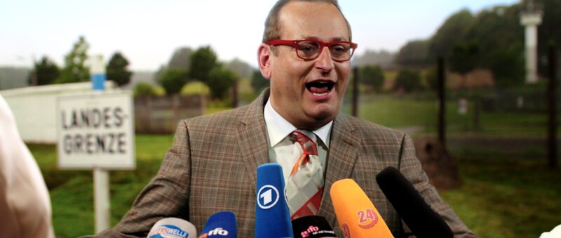 Austreten – Bild: Schmidbauer-Film /​ Schmidbauer-Film