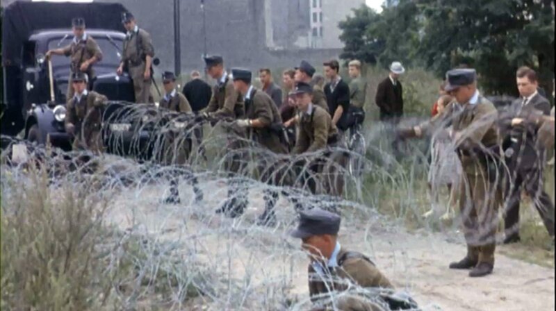 Die Mauer wird abgeriegelt (13. August 1961). – Bild: ZDF und rbb/Gigant Berlin Die Mauer wird abgeriegelt (13. August 1961). – Bild: ZDF und rbb/Gigant Berlin